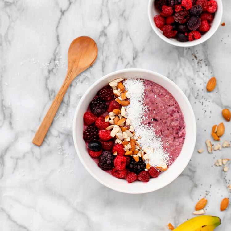 5 recetas rápidas de bowls para desayunar y para bajar de peso