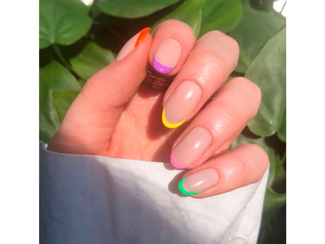 10 diseños de uñas fáciles para celebrar el orgullo 6