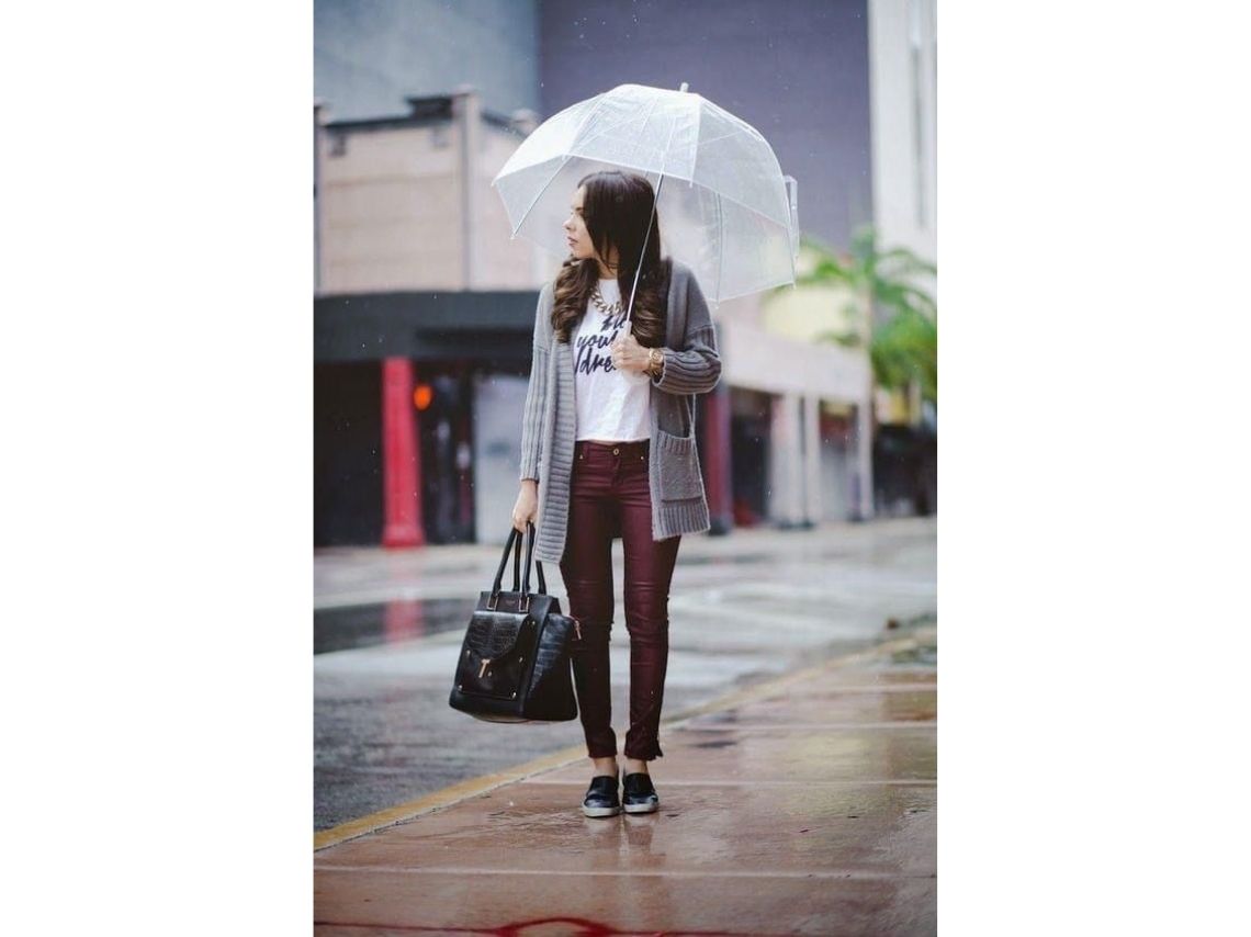 outfit para lluvia