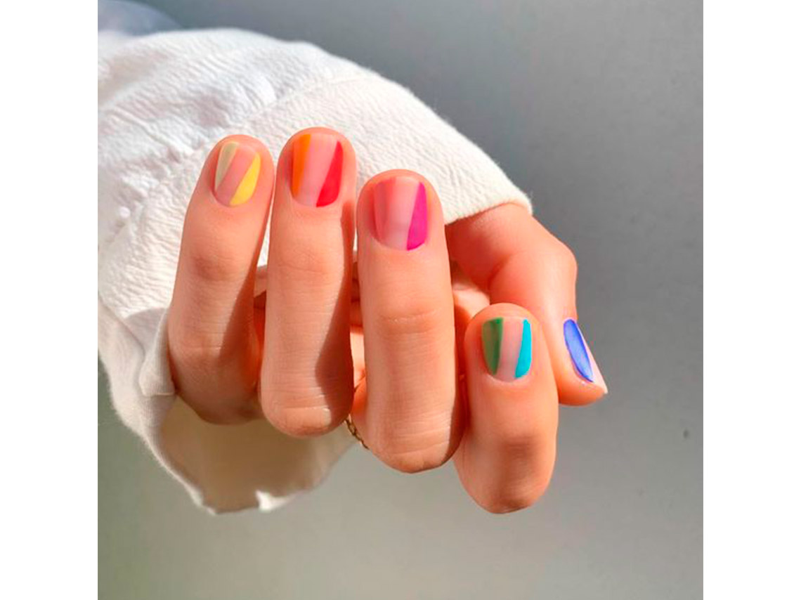 10 diseños de uñas fáciles para celebrar el orgullo 0