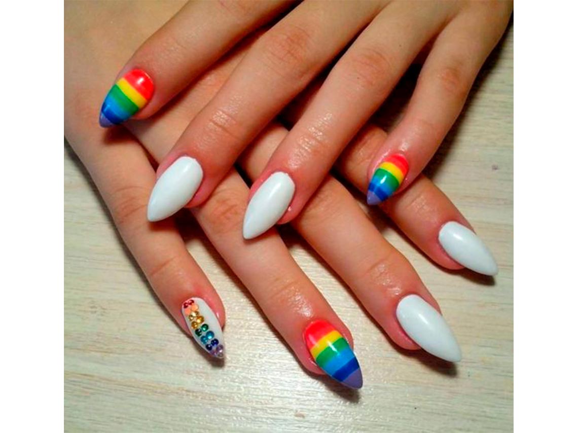 10 diseños de uñas fáciles para celebrar el orgullo 4