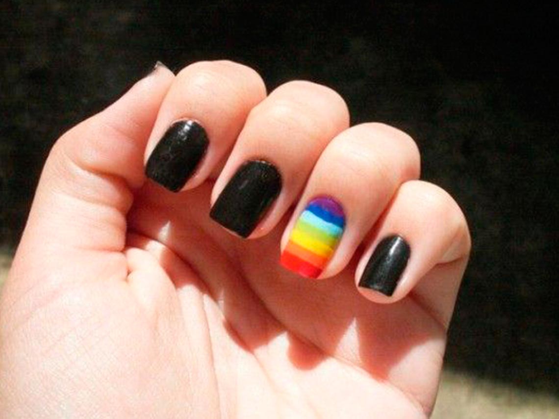 10 diseños de uñas fáciles para celebrar el orgullo 9