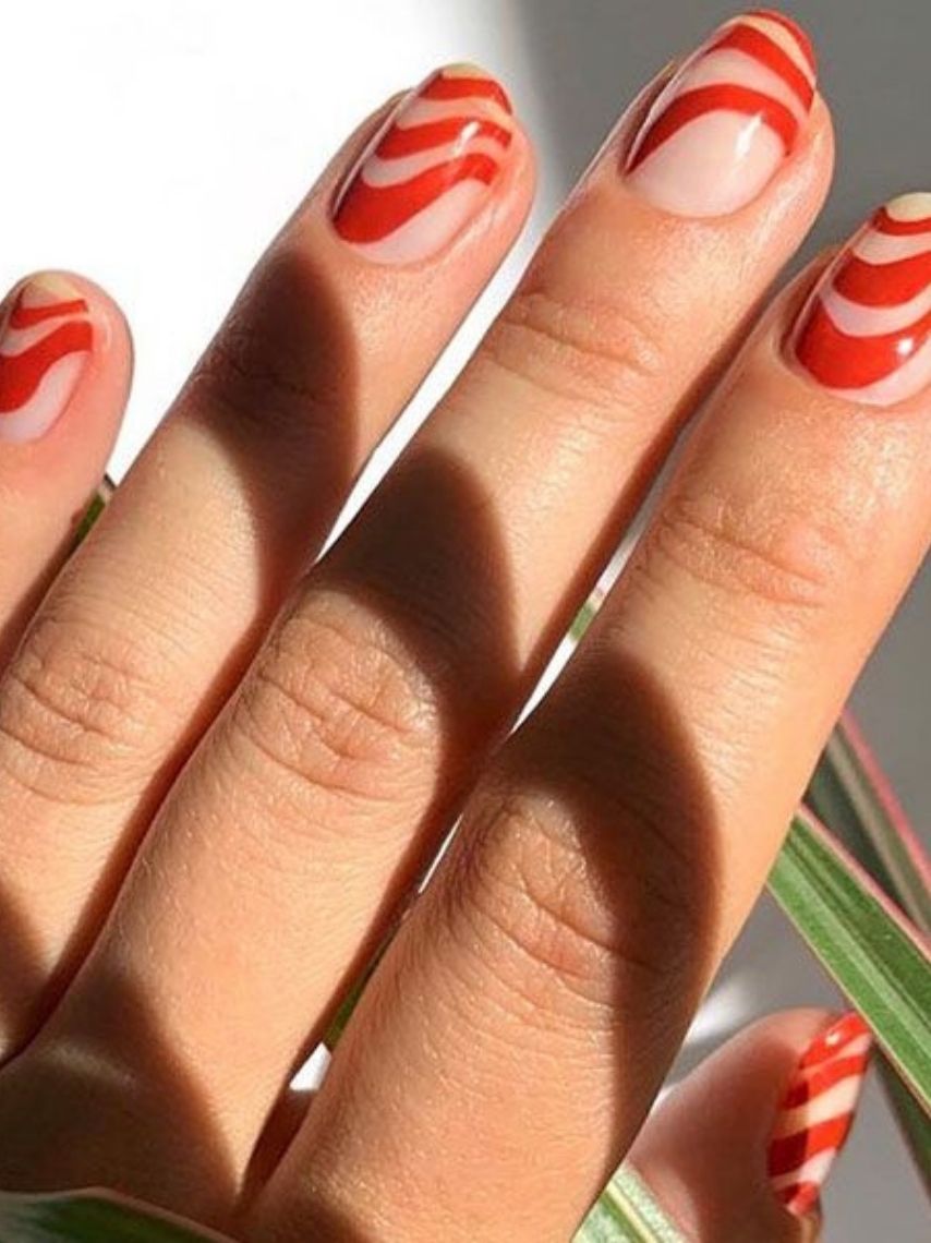 diseños--wavy-nails-para-unas-cortas-1