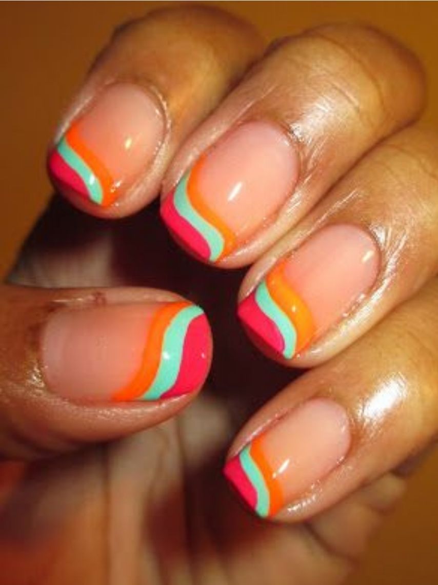 diseños-wavy-nails-para-unas-cortas-2