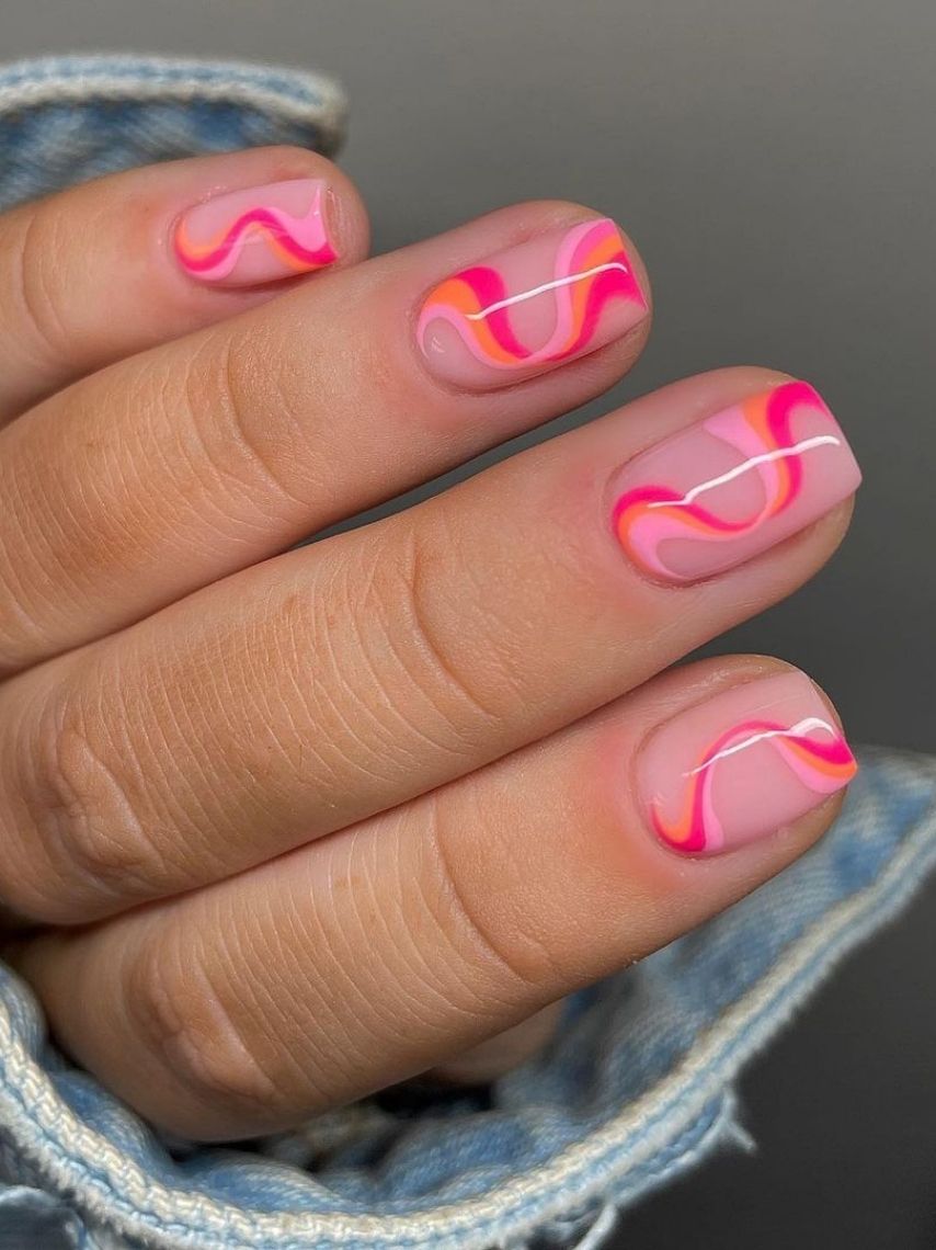 diseños-wavy-nails-para-unas-cortas-9