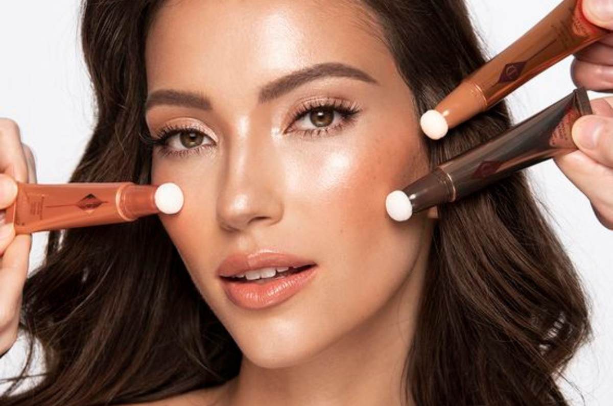 4 formas diferentes de usar el iluminador en tu maquillaje diario