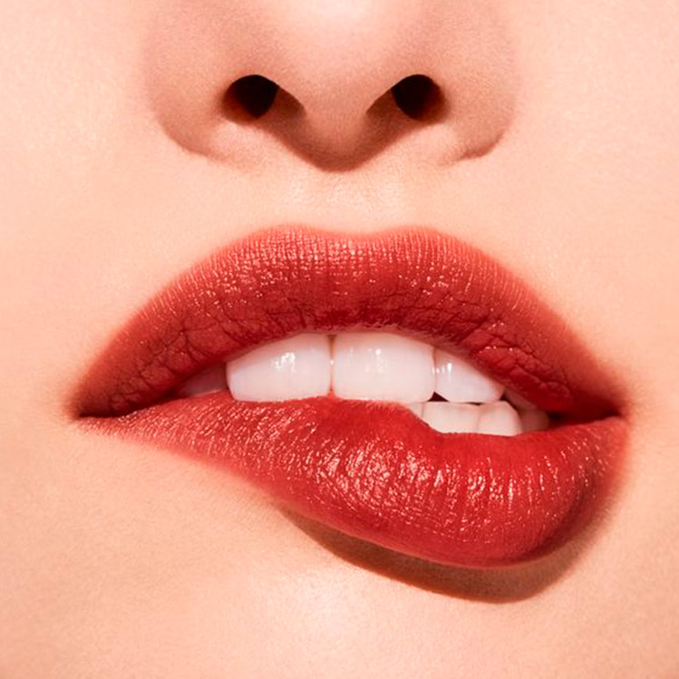 5 productos perfectos para evitar los labios partidos