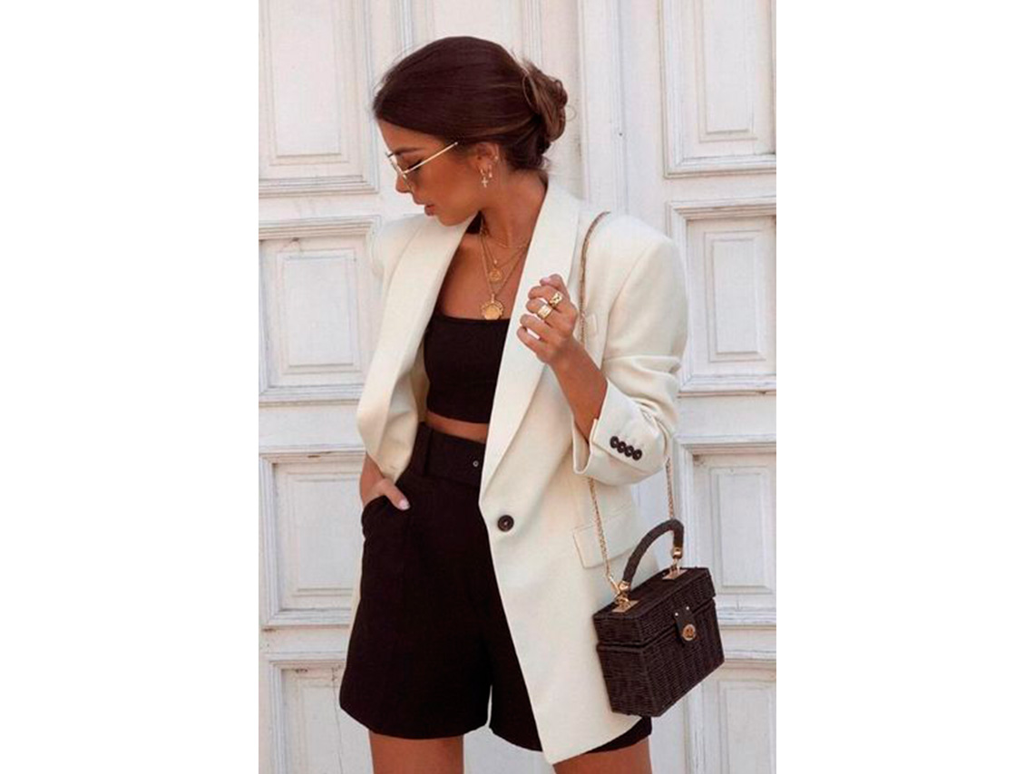 10 outfits elegantes ideales para llevar a la oficina en verano