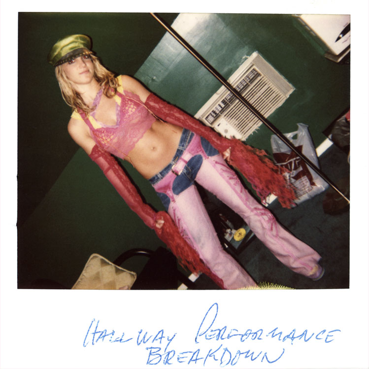 ¡Subastan polaroids nunca antes vistas de Britney, Rihanna, Hilary Duff y más pop stars!