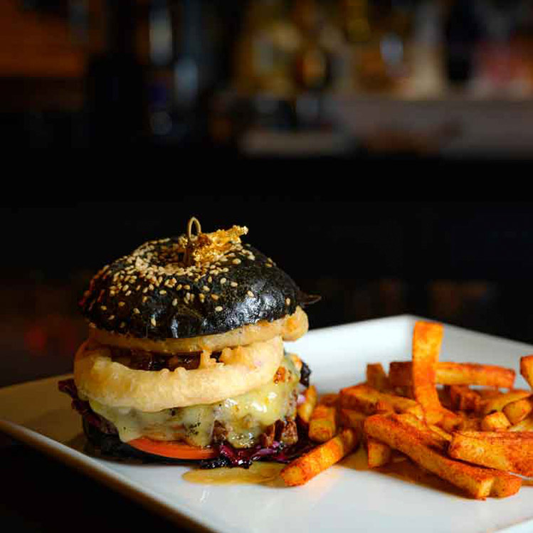 Hay una hamburguesa con oro en CDMX y tú también puedes probarla