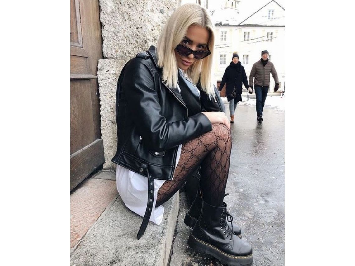 outfits noche para lucir cabello platinado