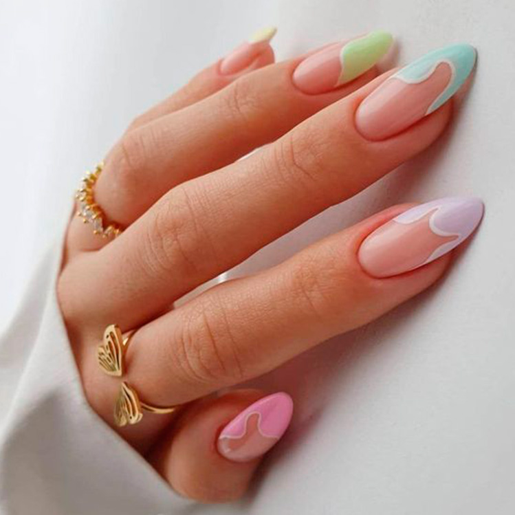 10 ideas de uñas de colores de moda para el verano 2021