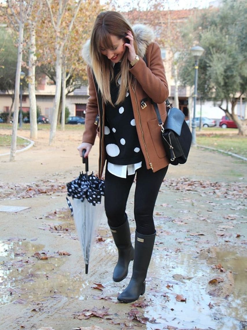 Ideas de outfits con botas de lluvia que combinan con cualquier prenda 3