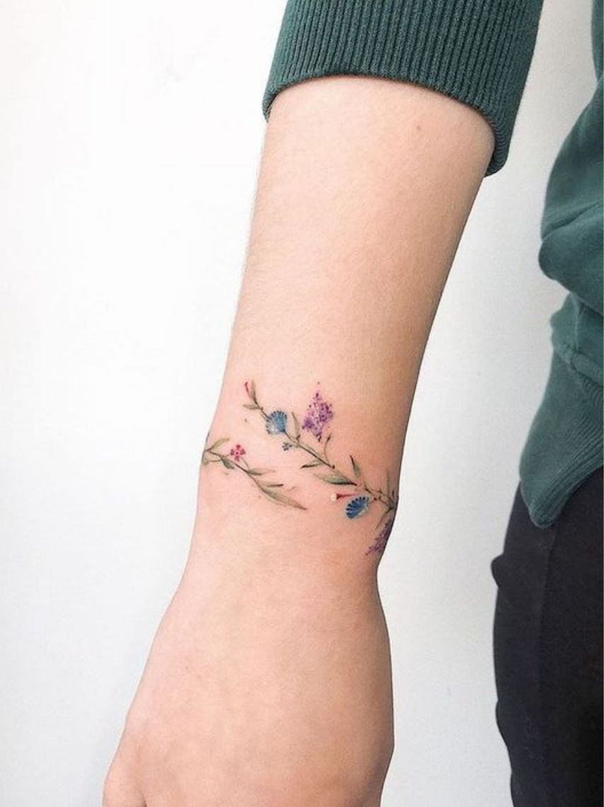 10 tatuajes delicados de pulsera que no puedes dejar pasar 5