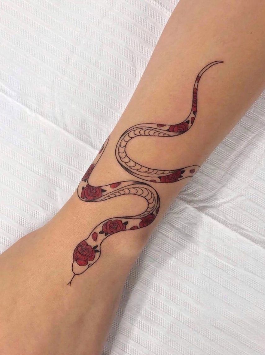 10-tatuajes-delicados-de-pulsera-que-no-puedes-dejar-pasar-8