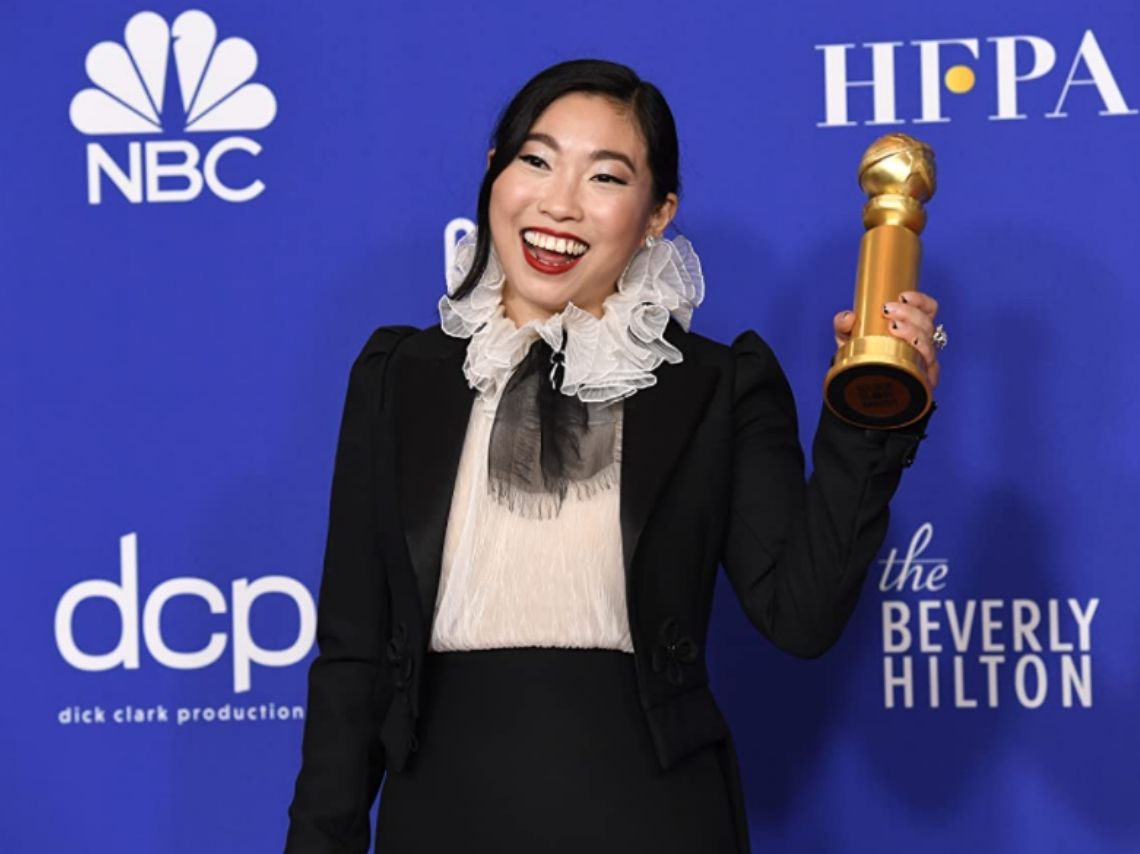 Awkwafina la nueva heroína que amarás igual que a la Mujer Maravilla 2