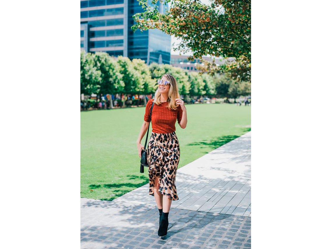 10 outfits con falda animal print para ir a trabajar