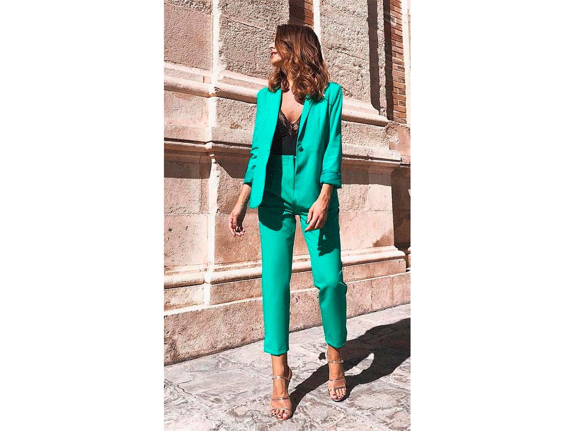 10 outfits con traje para verte sexy y elegante