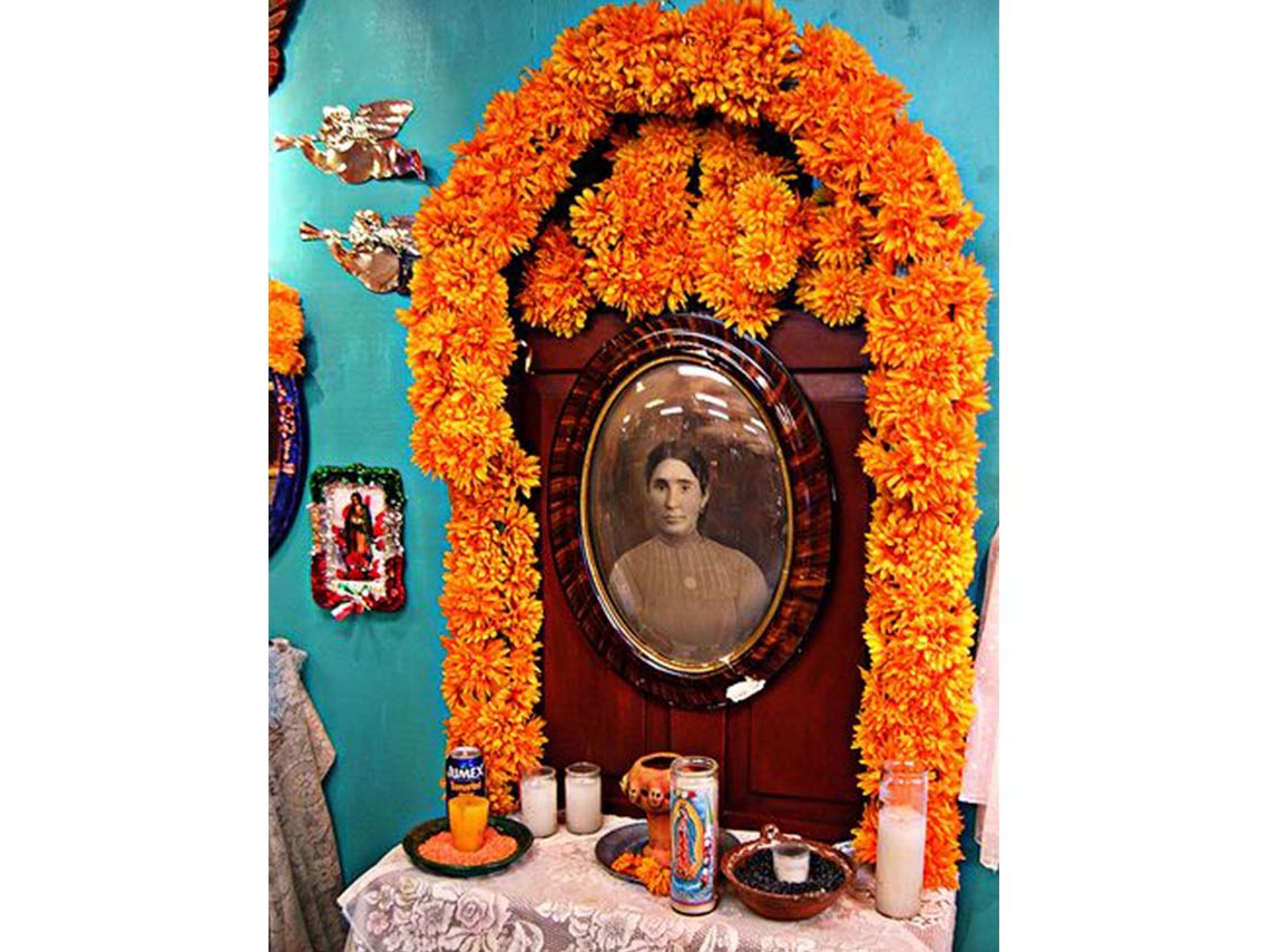 10 ideas para hacer tu altar de muertos sencillo pero creativo