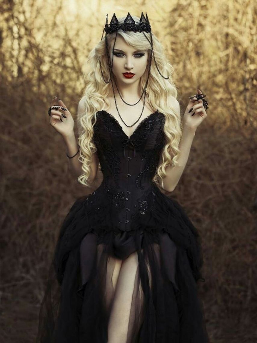 10-disfraces-faciles-en-color-negro-para-verte-sexy-este-halloween-8