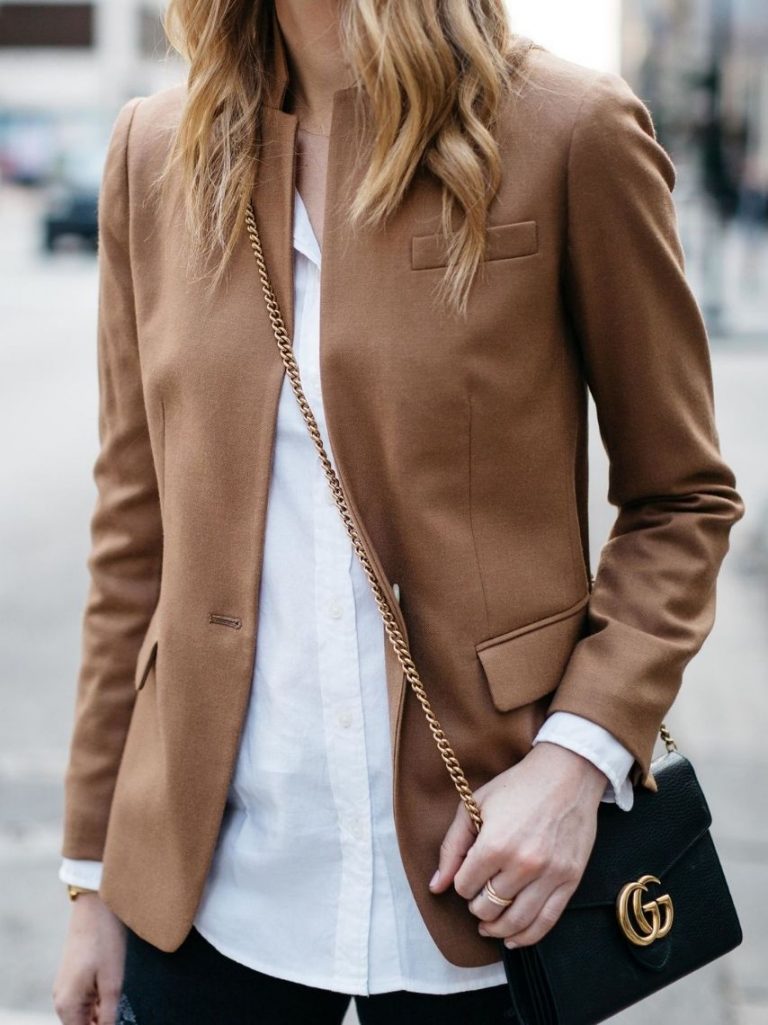 10-outfits-con-blazer-cafe-para-usar-en-el-trabajo-este-otono | Mujer de 10