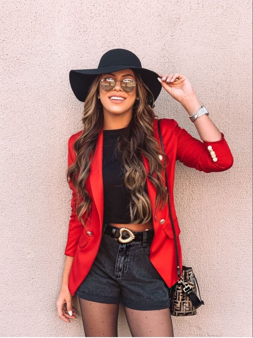 10-outfits-con-blazer-rojo-para-sentirte-empoderada-en-la-oficina-1