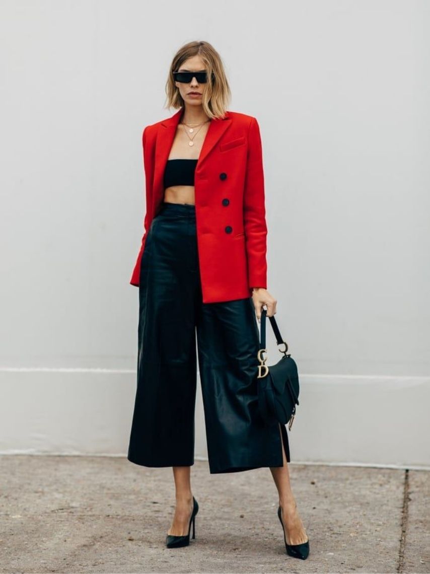 10-outfits-con-blazer-rojo-para-sentirte-empoderada-en-la-oficina-4