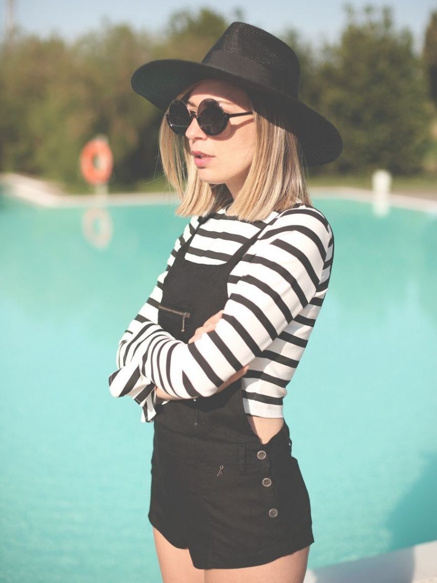 10-outfits-con-sombrero-negro-perfectos-para-otono-9