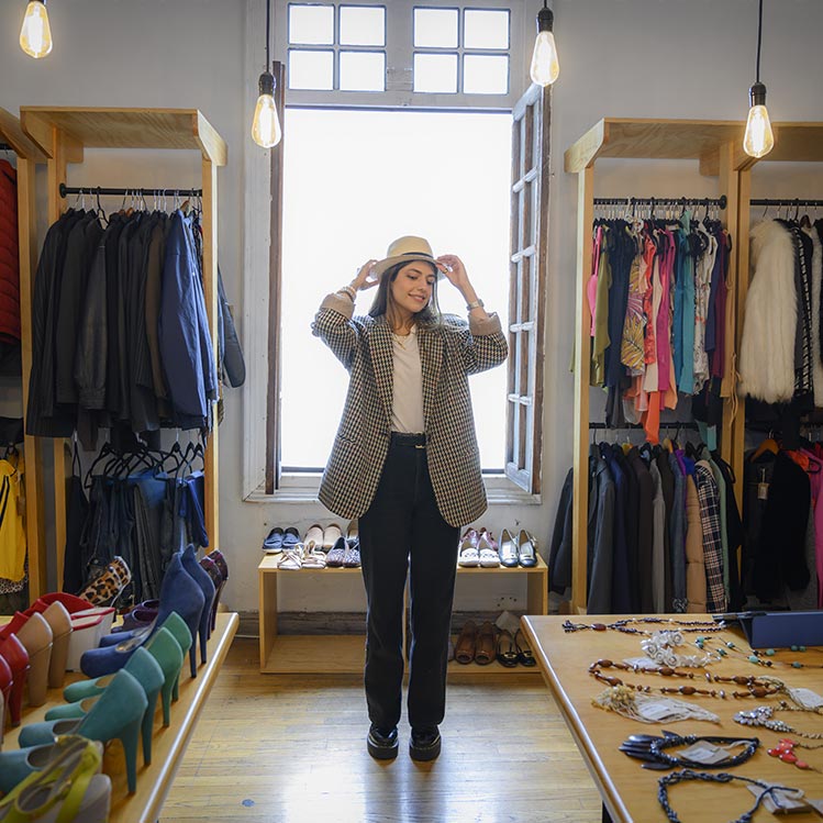 3 tiendas de ropa vintage y tips para cuidar tus prendas con Vanish®