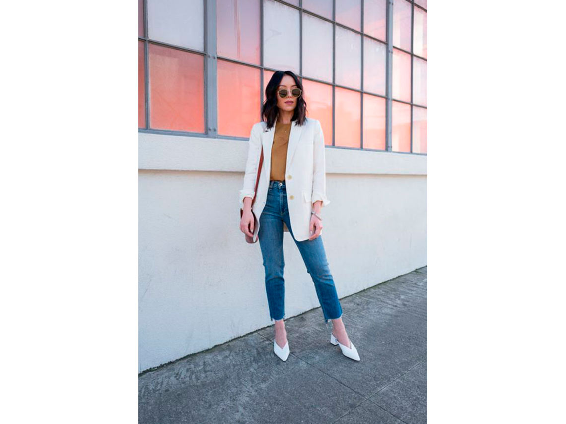 10 outfits con blazer blanco y jeans para la oficina