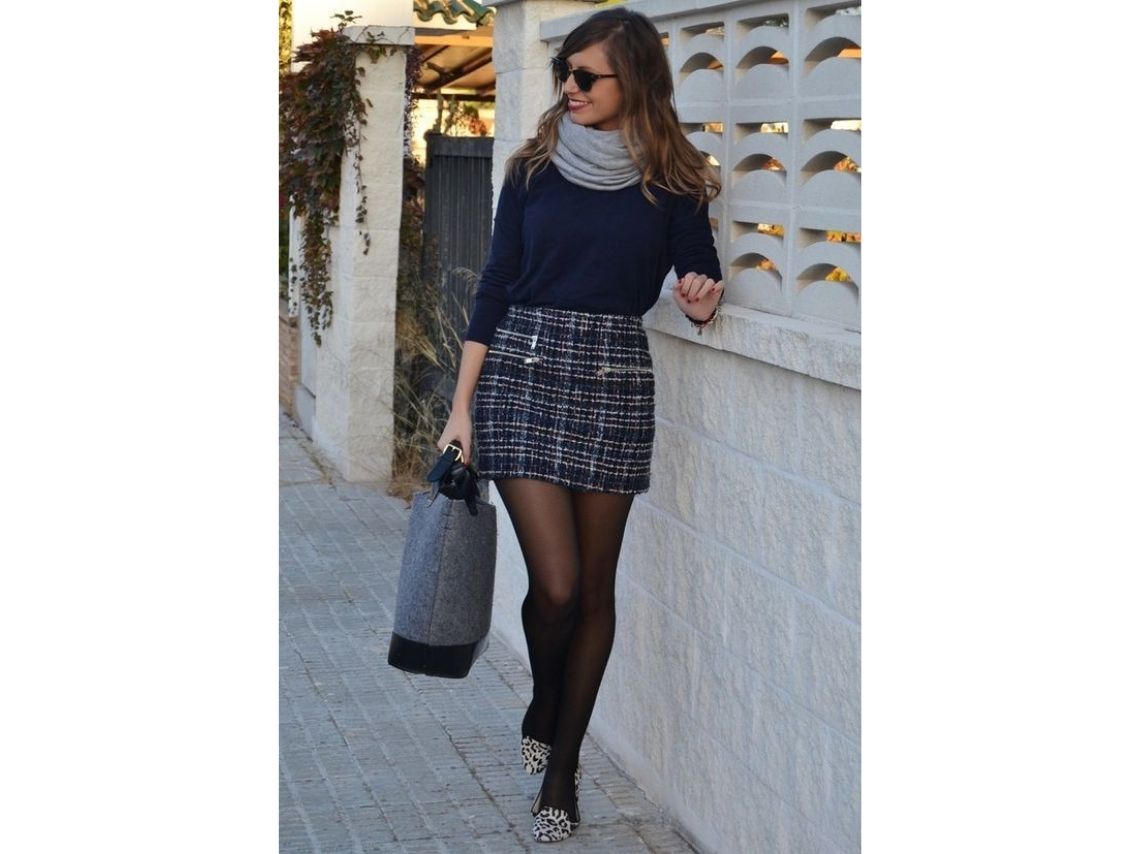 Outfits elegantes con medias perfectos para ir a la oficina en otoño