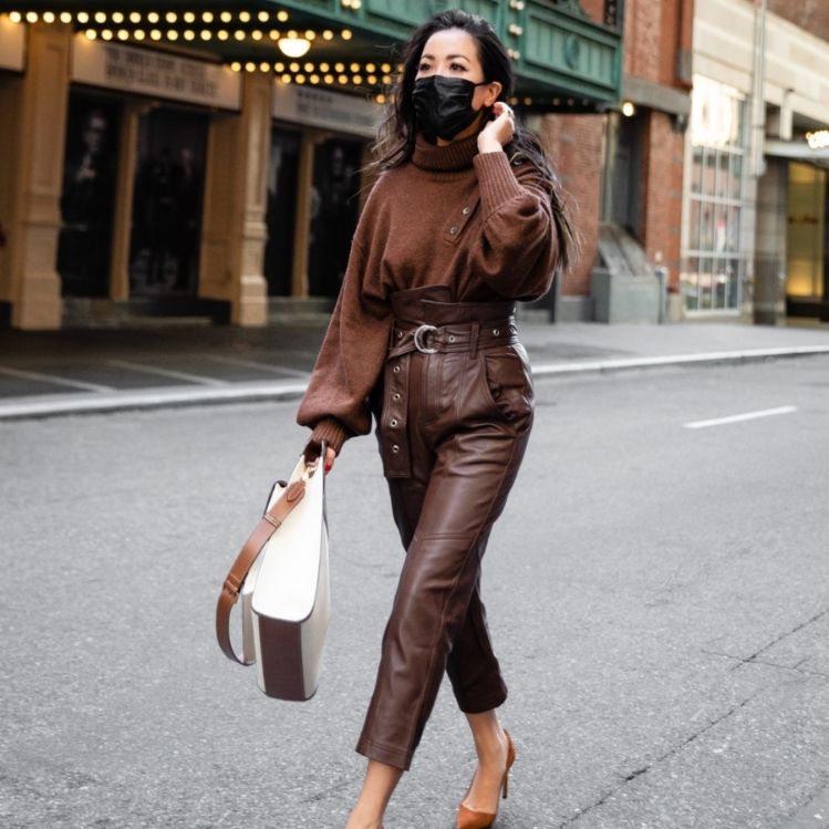 Fértil Viento fuerte peso 10 outfits con pantalón café ideales para el clima de otoño | Mujer de 10