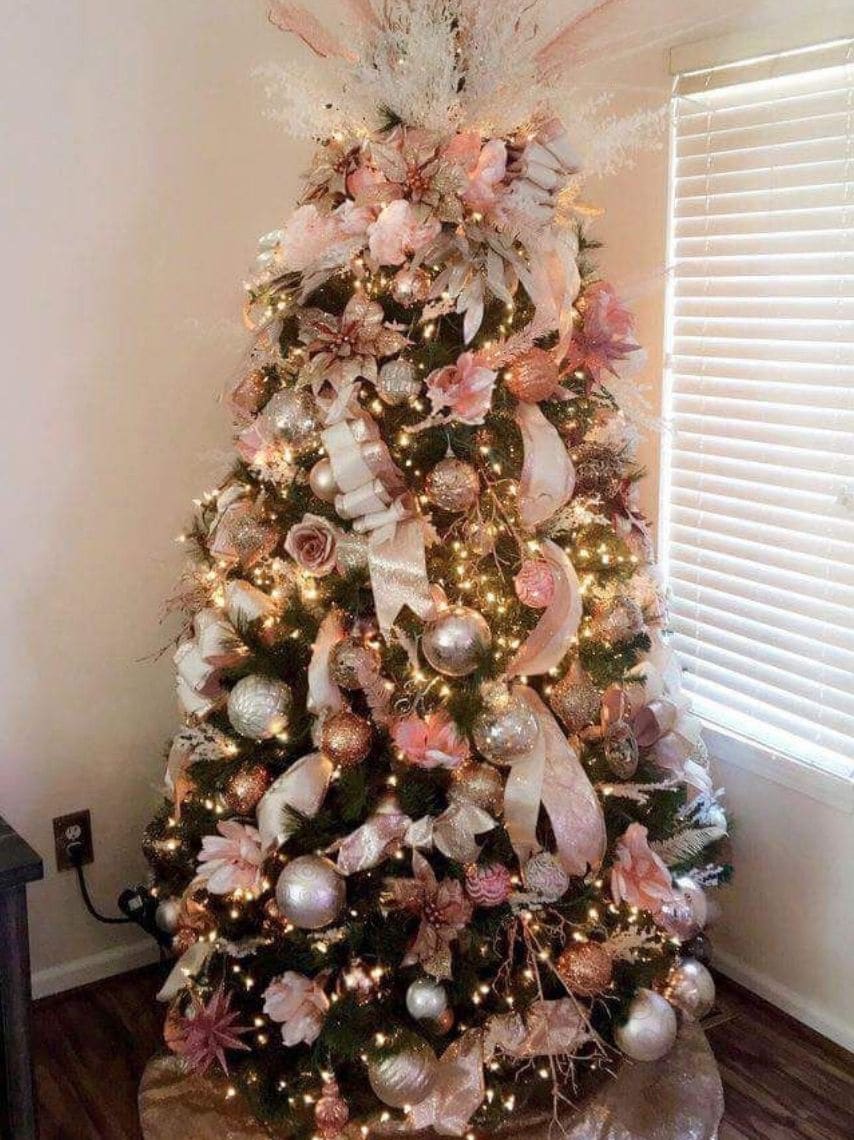 10-arboles-de-navidad-color-rosa-para-que-tu-casa-se-vea-elegante-9