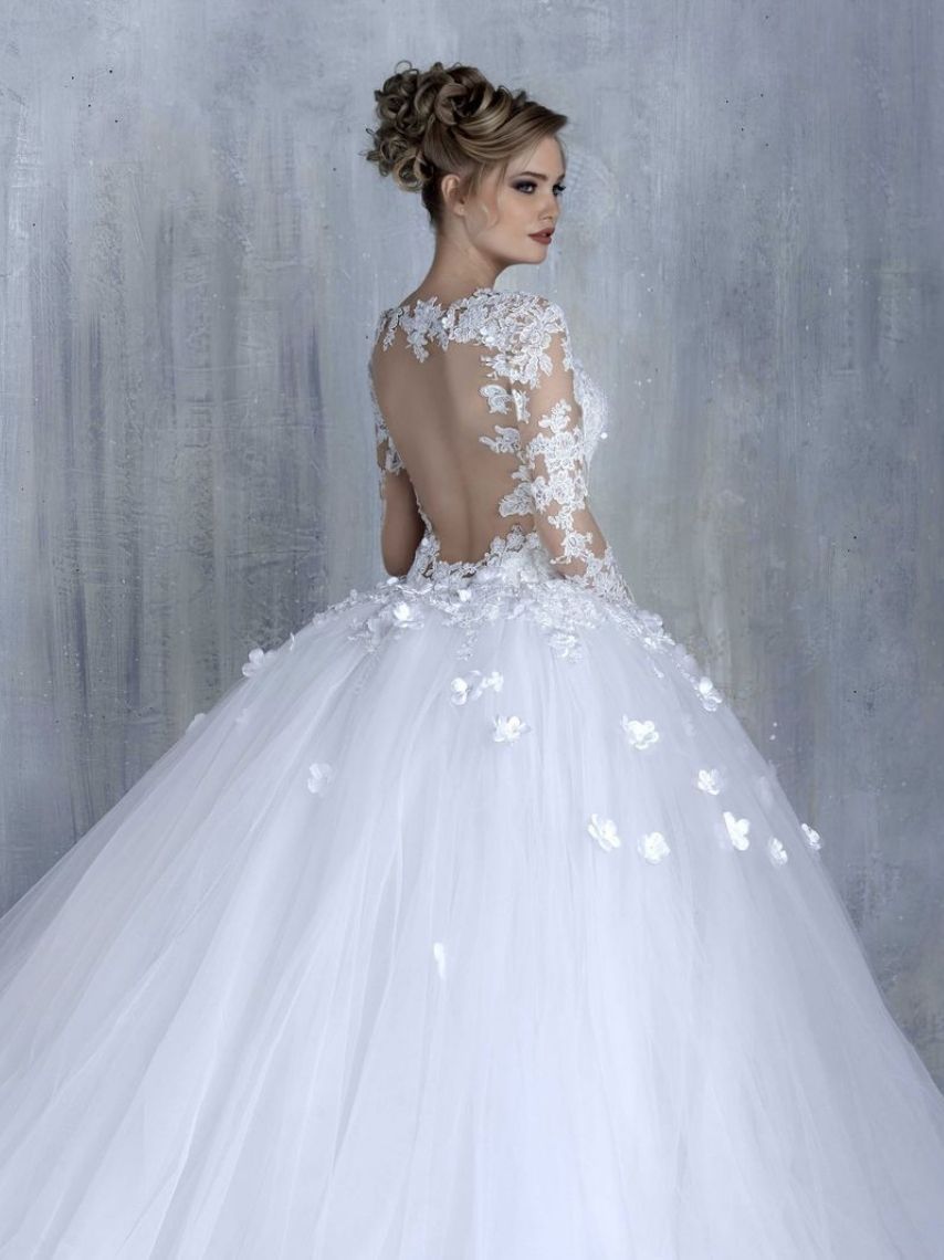 10-vestidos-de-novia-en-corte-princesa-para-una-boda-elegante-2