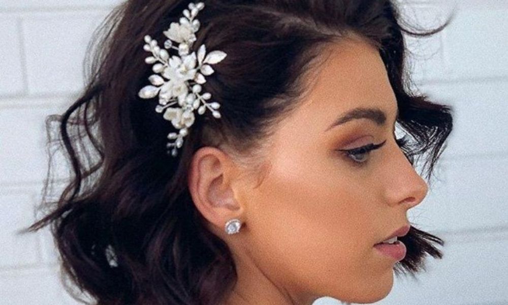 10-peinados-faciles-y-elegantes-para-lucir-tu-cabello-corto-en-navidad