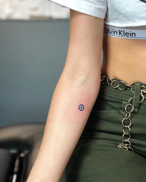 10 tatuajes mini que atraerán la suerte en el amor 5