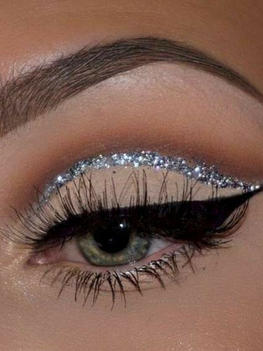 10-maquillajes-brillantes-en-color-plateado-para-resplandecer-en-ano-nuevo-6