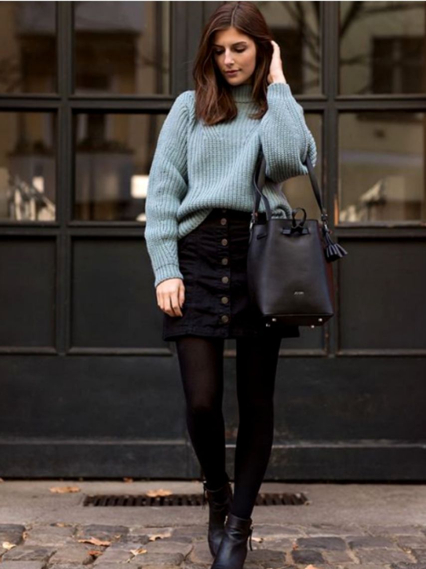 10 outfits con medias negras para lucir tus faldas en invierno | Mujer de 10