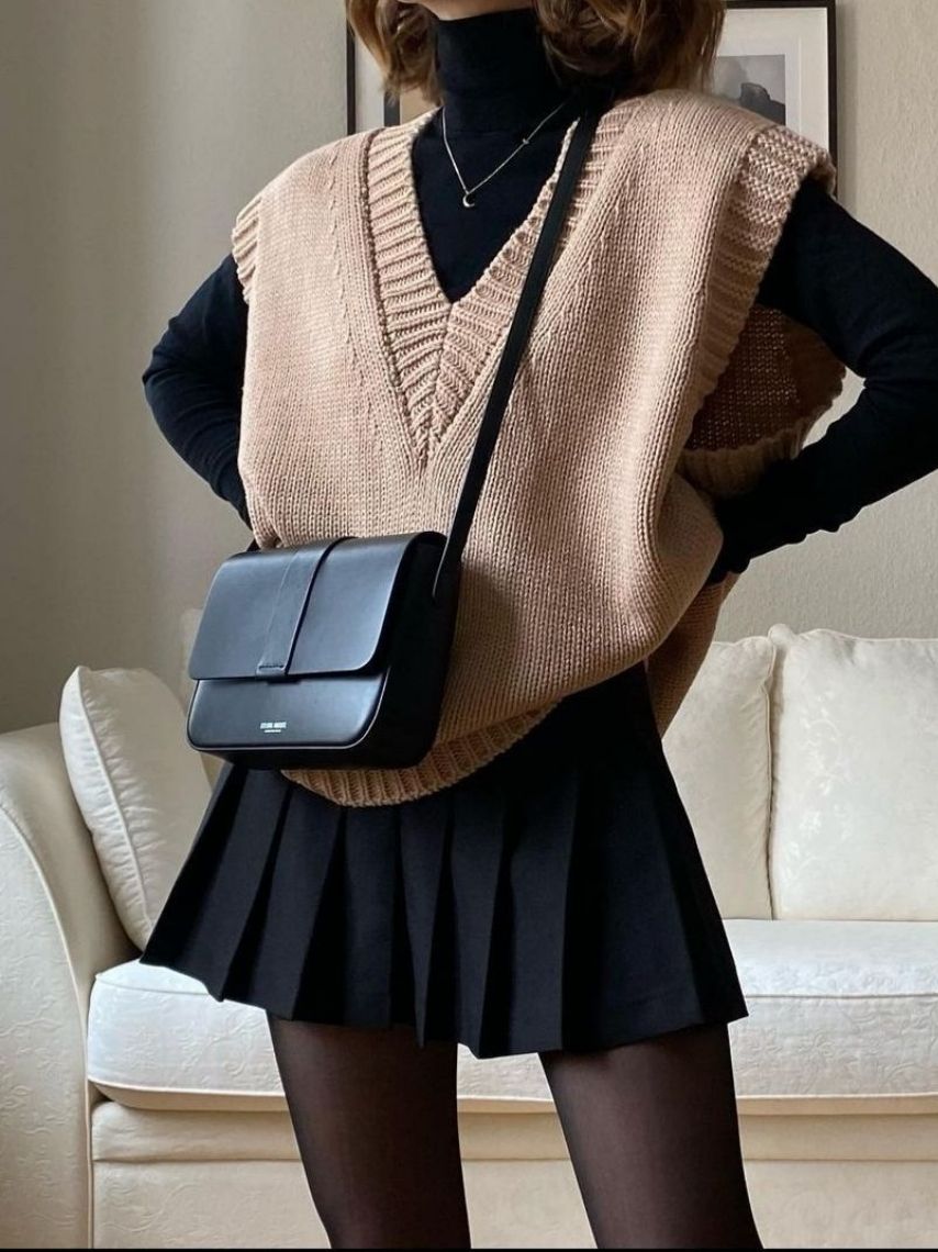 10-outfits-con-medias-negras-para-lucir-tus-faldas-en-invierno-4