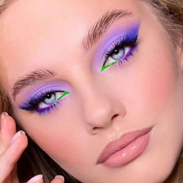5 Maquillajes con el color del 2022 para celebrar Año Nuevo