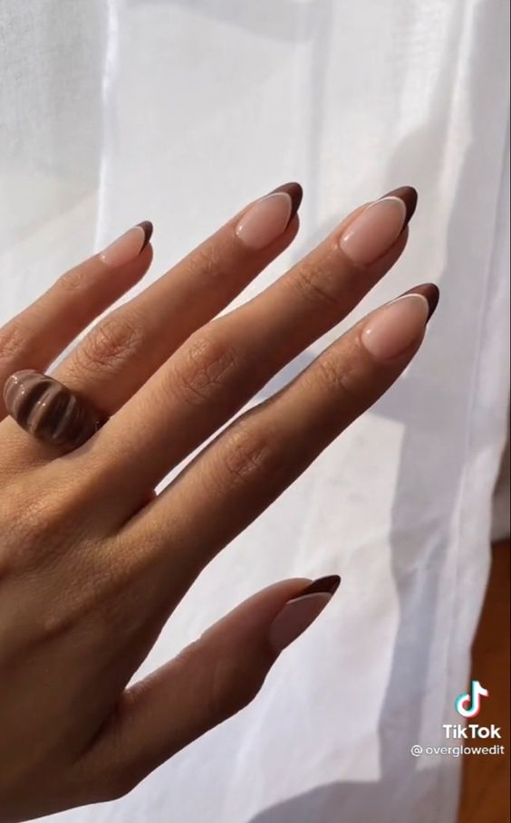 10 ideas de uñas nude ultra elegantes para llevar en invierno 12