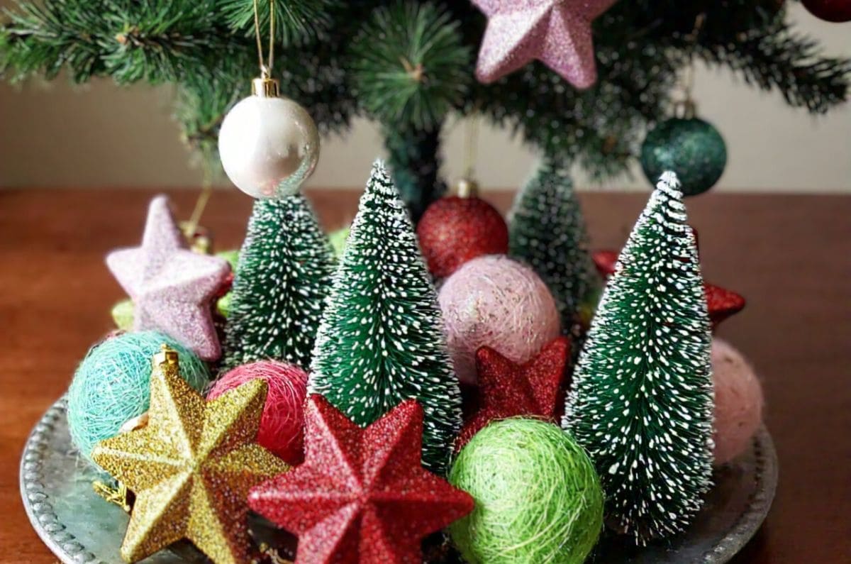 10 esferas navideñas hechas a mano que puedes crear en 5 minutos