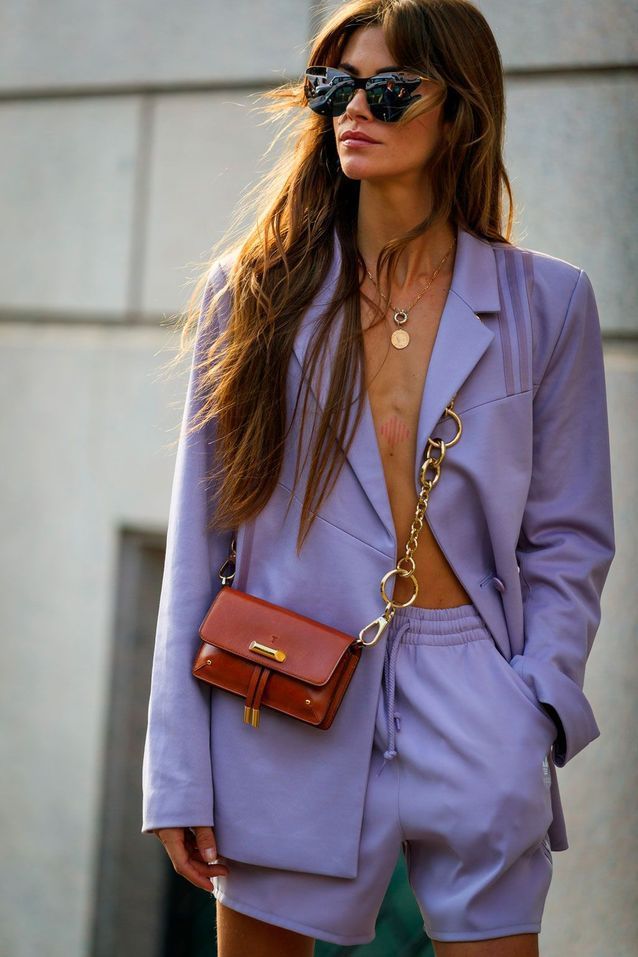 10 outfits color lila que se ven bien para ir a la oficina 3