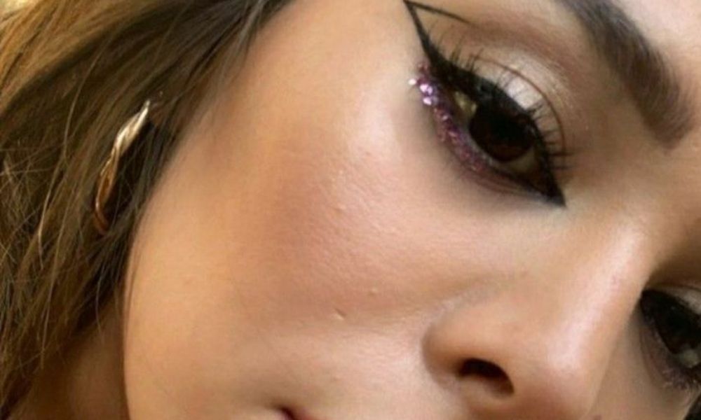Glitter en el párpado inferior
