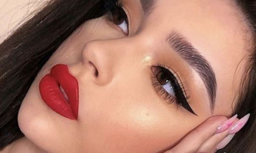 Maquillaje para año nuevo, Iluminador dorado