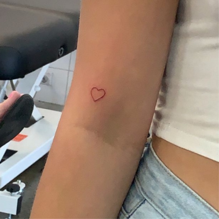 10 tatuajes mini que atraerán la suerte en el amor