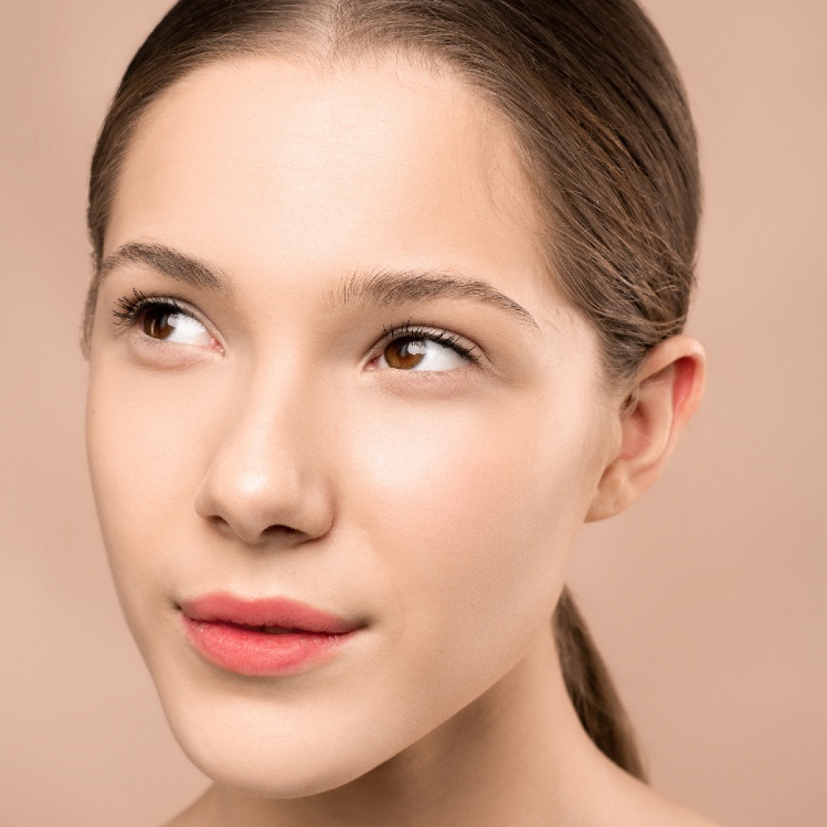5 señales que indican que debes usar un suero para eliminar arrugas
