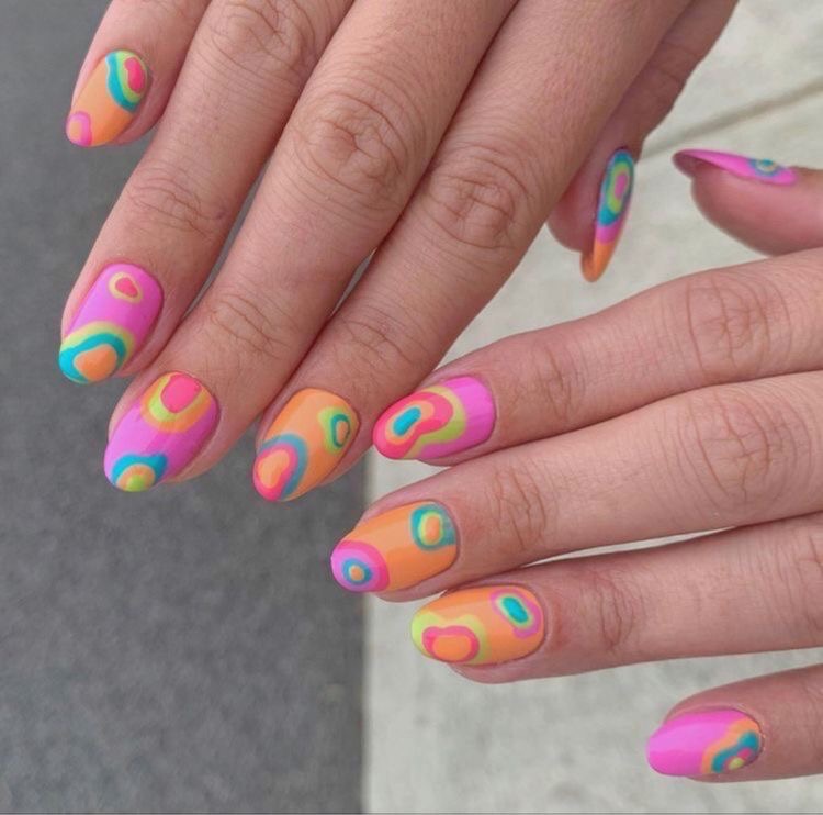 10 diseños de uñas rosas y elegantes para usar en San Valentín 0