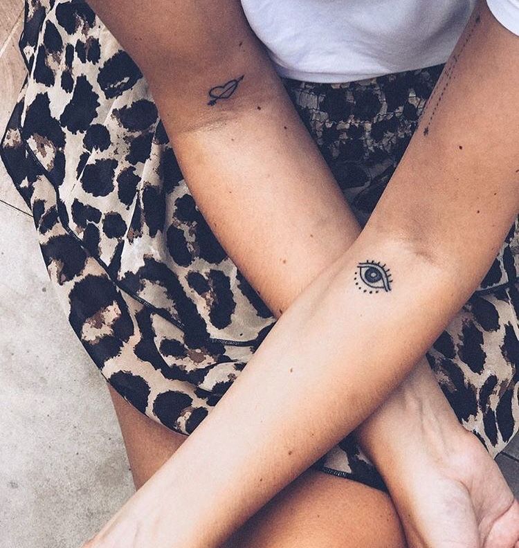 8 tatuajes astrólogos para atraer la buena suerte 6