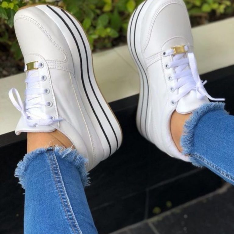 Outfit con tenis blancos clearance de plataforma